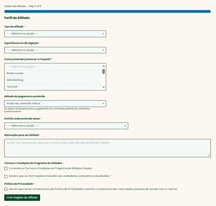 Formulário Foxperk de registo de afiliado, passo 2 de 2, com perfil do afiliado, experiência, métodos de divulgação, distrito, motivação e aceitação dos termos e política de privacidade.